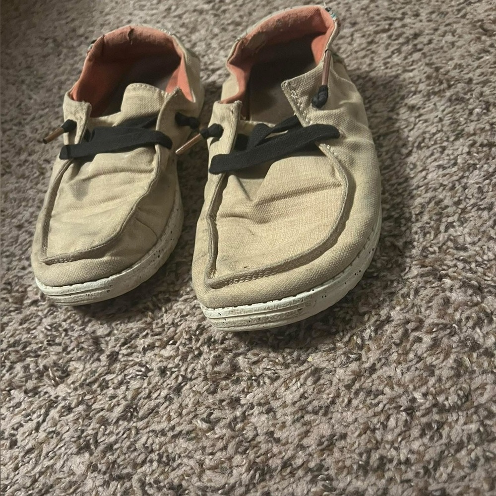 Casual Tan Canvas Shoes with Black Laces
